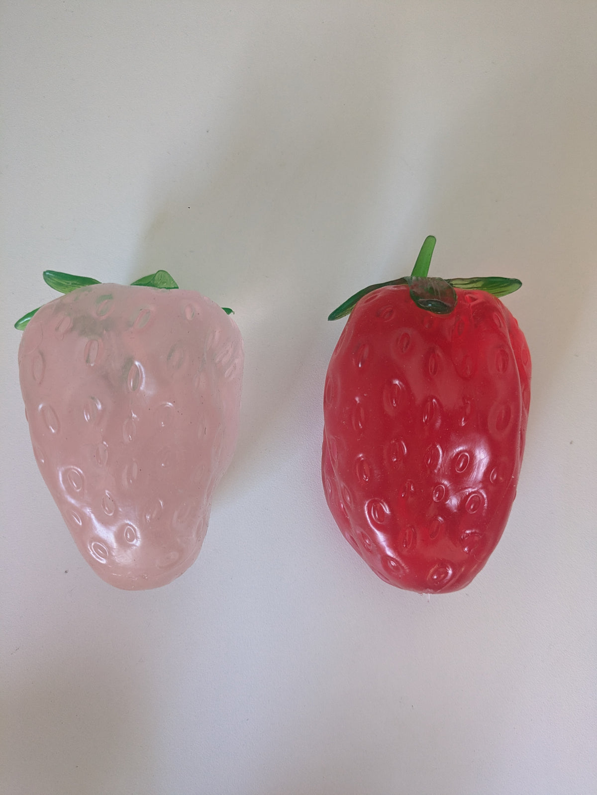 Squishy Fraise Vaseline – Rouge & Rose – Ultra Satisfaisant 🍓